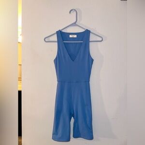 Aritzia Babaton v-neck contour sleeveless romper